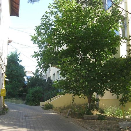 Lary Apartament Сучеава Екстериор снимка