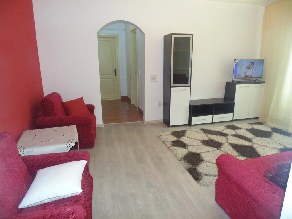 Lary Apartament Сучеава Стая снимка