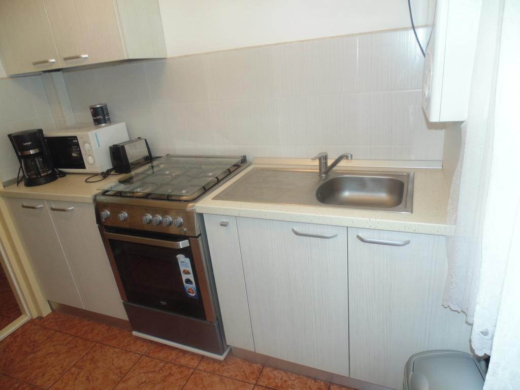 Lary Apartament Сучеава Стая снимка