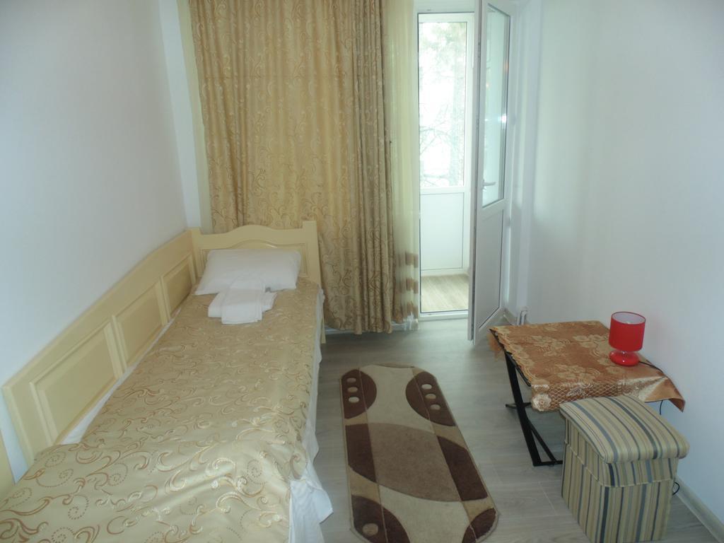 Lary Apartament Сучеава Стая снимка