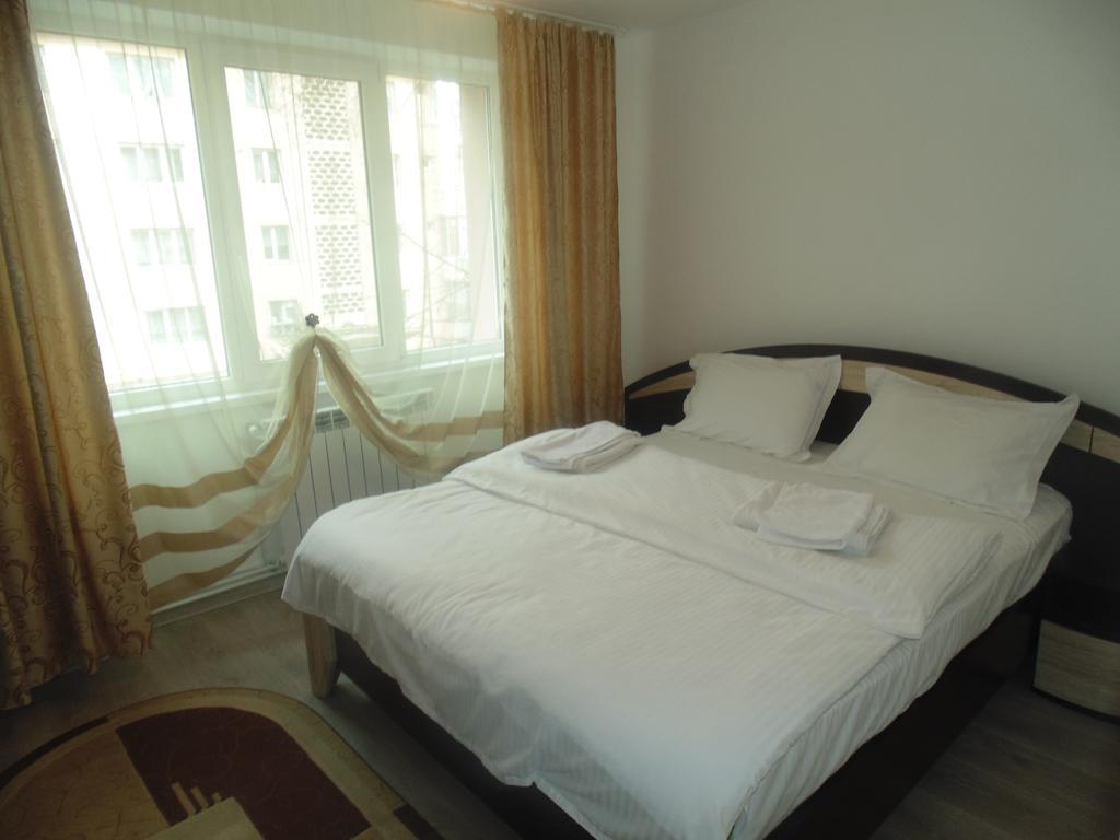 Lary Apartament Сучеава Стая снимка
